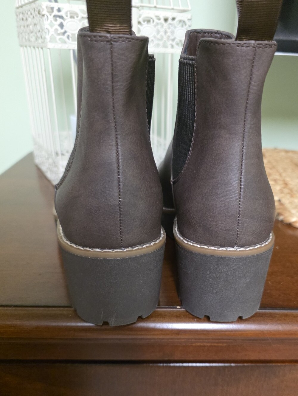 Womens Brown Chelsea Boots - Classic Slip-On Boots - Picture 2 of 4